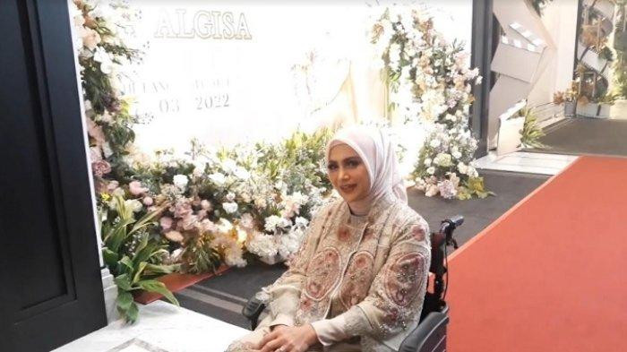 Anggia Novita Enggan Bahasa Pernikahan Ferry Irawan, Rekan : Lagi Fokus Ke Kesehatan